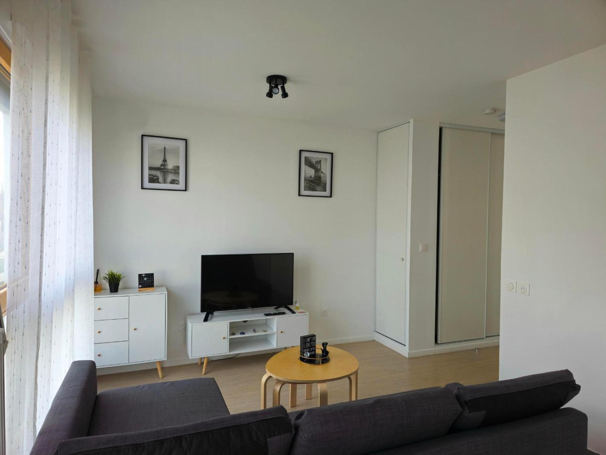 Apartamento Studio Entre Paris Et Disney Bussy-Saint-Georges Exterior foto